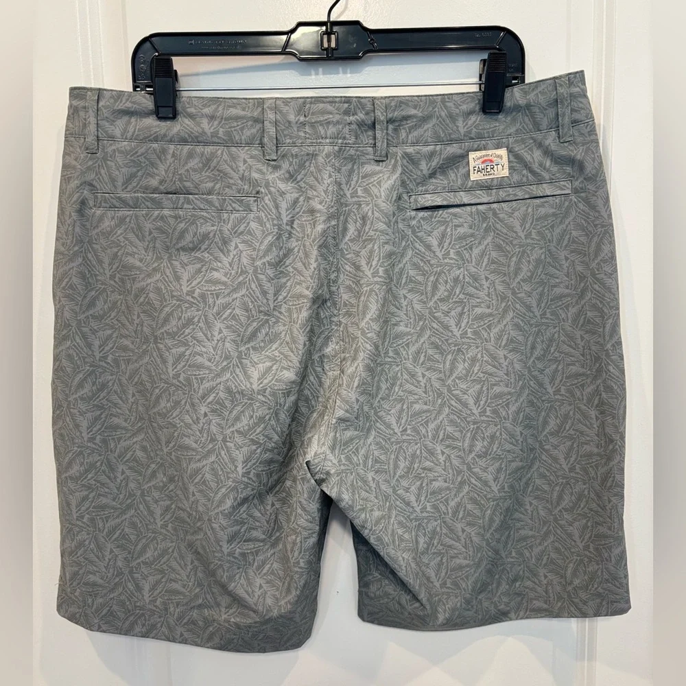 Faherty All Day Short 9” gray print. New without tags. 35